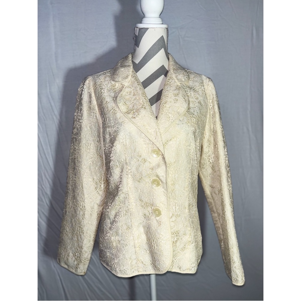 Retro lace blazer
